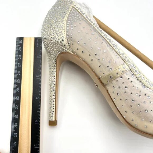 Badgley Mischka Size 7.5 Weslee Jeweled‎ Ivory Satin Point Toe Pumps Heels Shoes - Picture 15 of 15